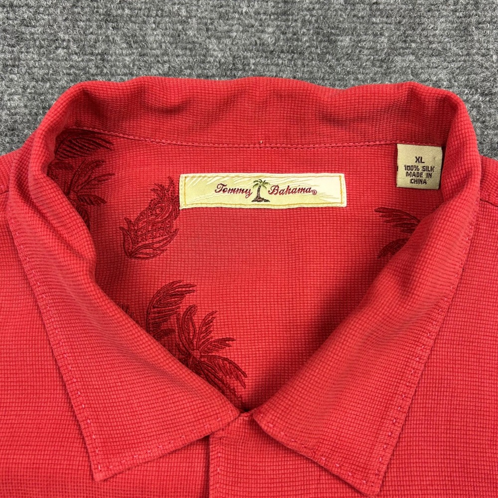 Tommy Bahama Silk Shirt Mens XL Red Button Up Textured Camp Tropical Pineapple - Picture 3 of 10